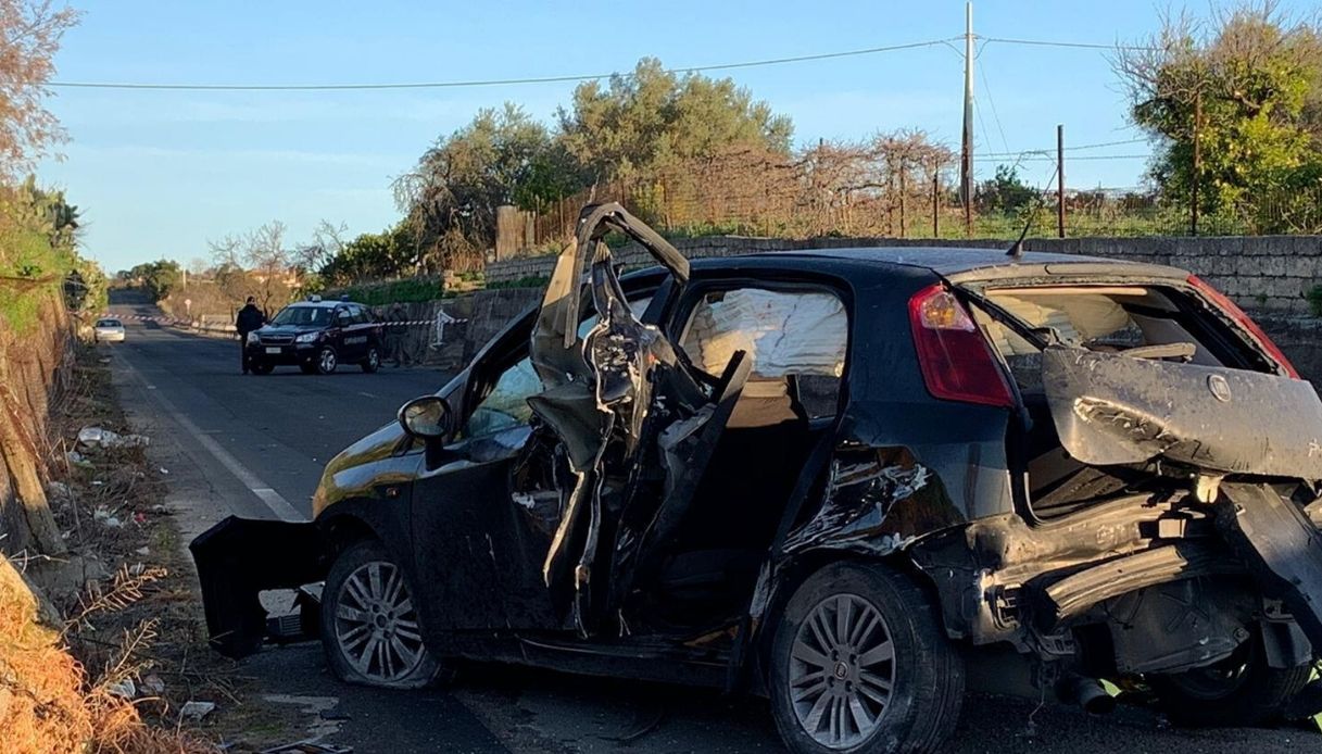 Incidenti D Auto Tragico Weekend Sulle Strade Morti E Feriti