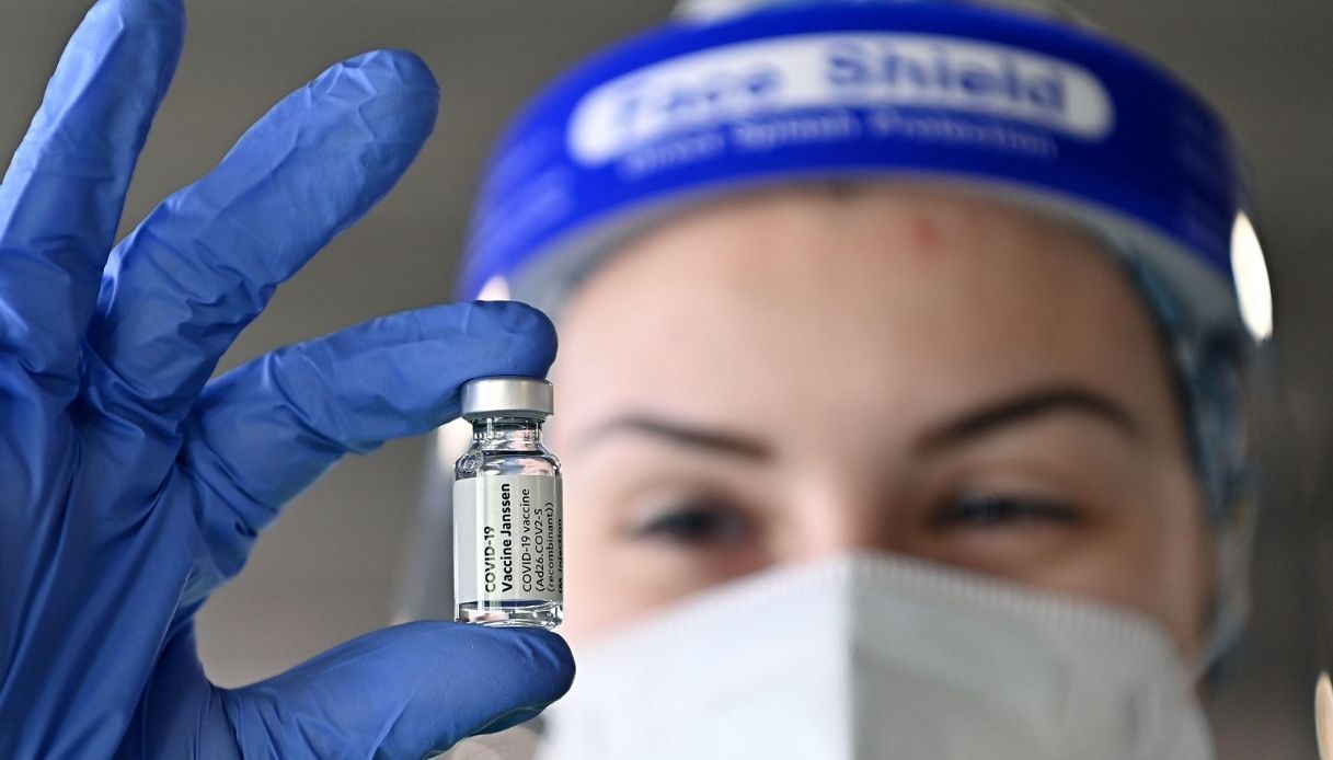 Vaccini Covid Gli Effetti In Italia Il Nuovo Report Dell Iss