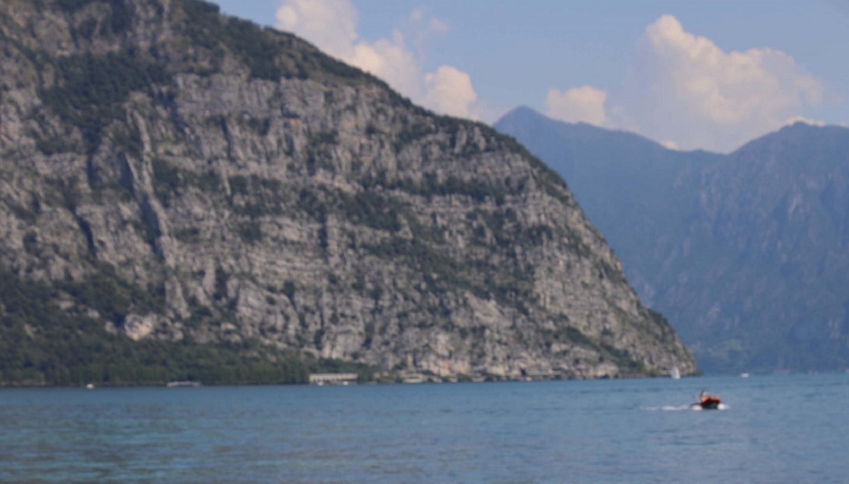 Lago D Iseo Emerge Cadavere Di Una Donna Notato Dai Passanti Il Caso