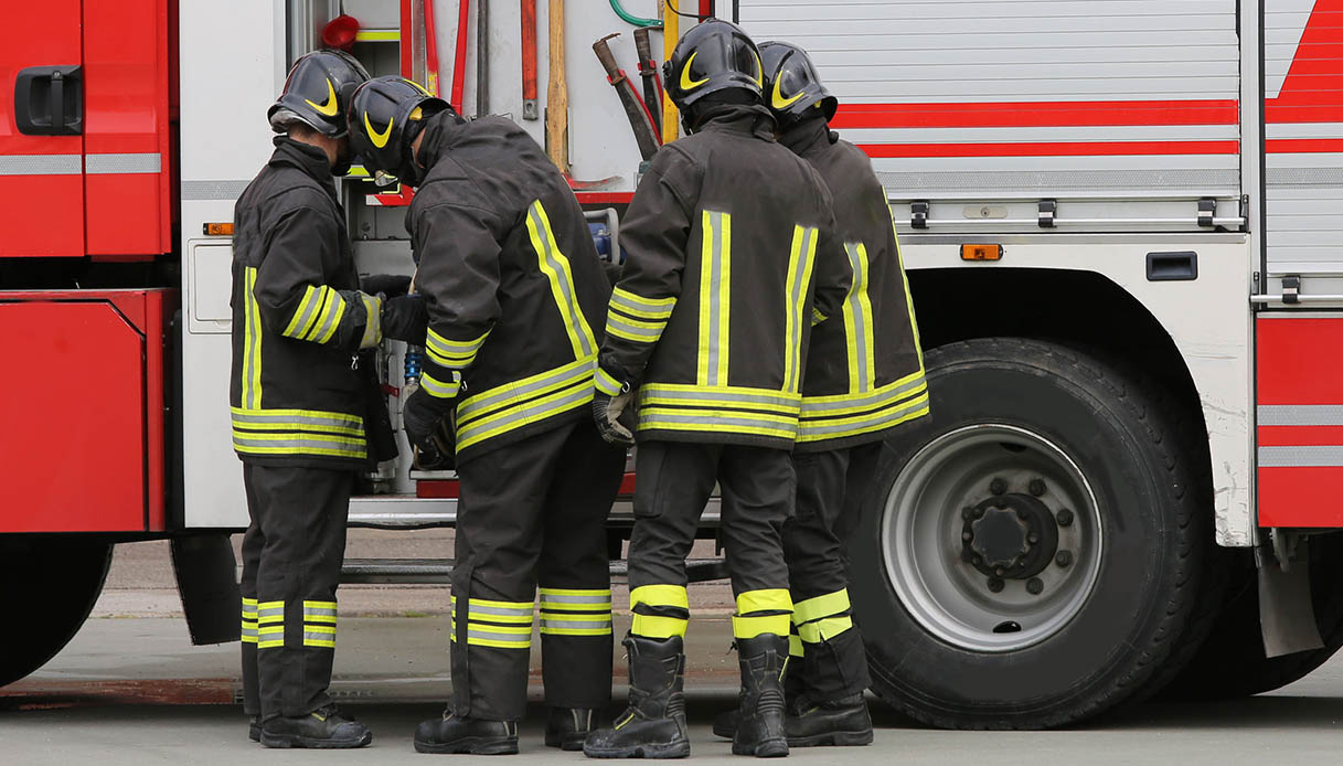 Incendio A Milano Trovato Il Cadavere Carbonizzato Di Una Donna In Via