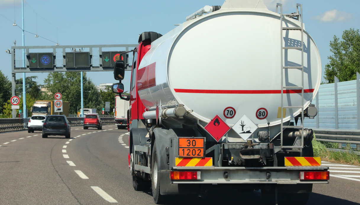 Camion Si Schianta Contro Il Guardrail Sulla A4 A San Bonifacio