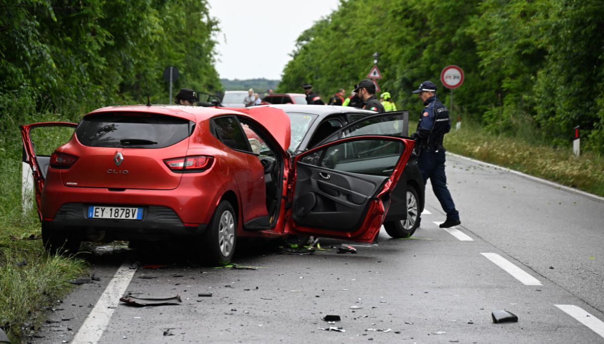 Scontro Tra Auto In Un Incidente A Turbigo Muoiono Un 18enne E Una