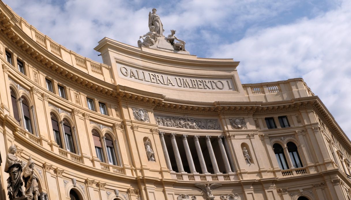 Spari In Galleria Umberto I A Napoli Panico Tra La Folla Enne Ha