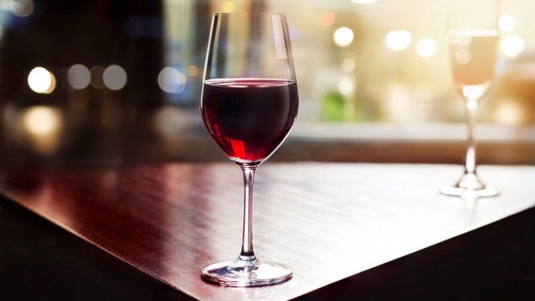 Bicchieri e calici da vino: tipologie, dimensioni e
