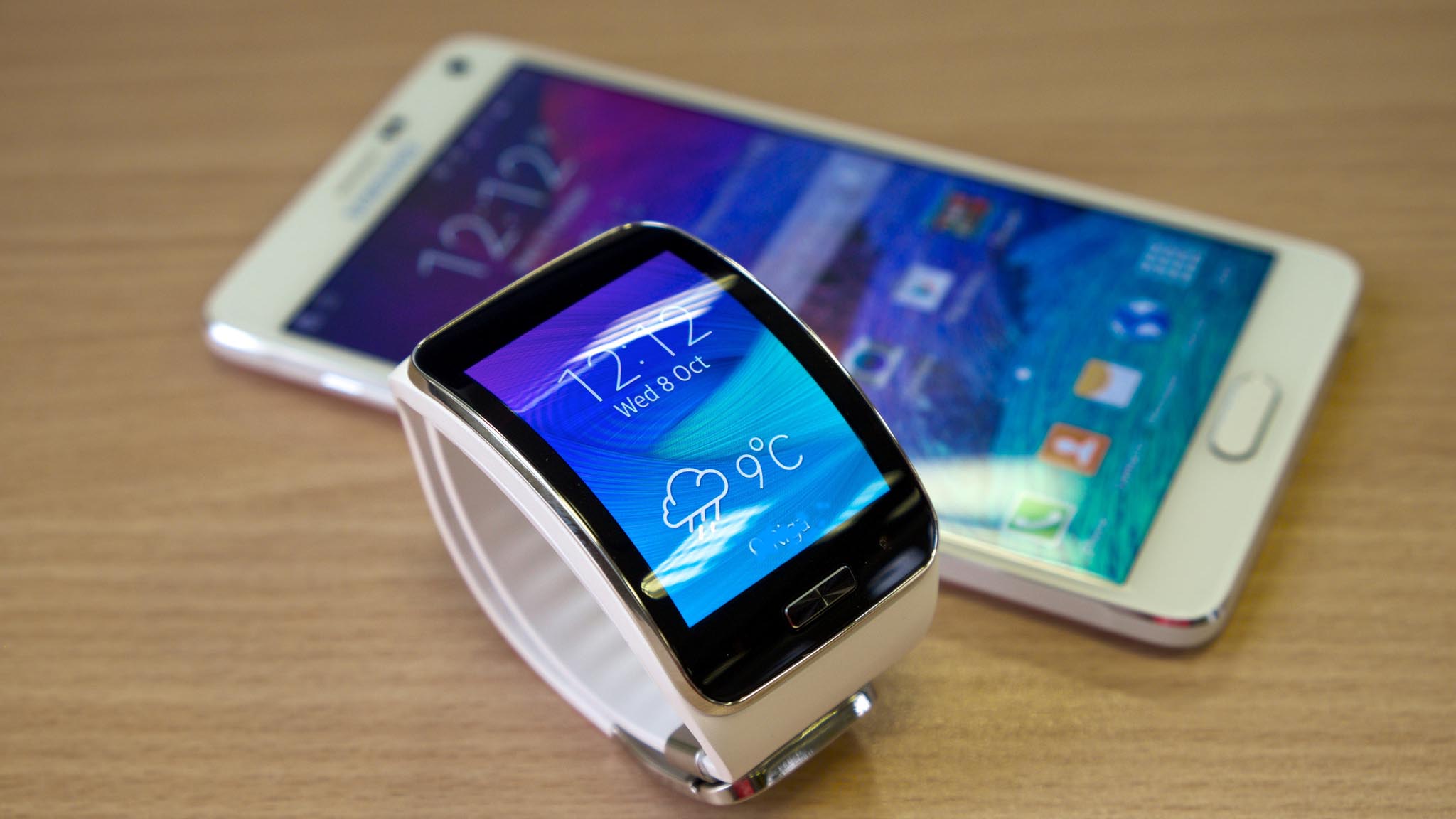 Первые часы смартфон Samsung