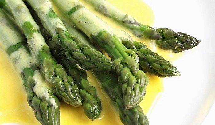 Asparagi alla piemontese