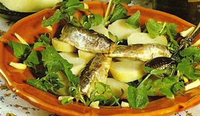 Insalata con sardine all'olio