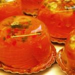 Uova in gelatina con salmone affumicato