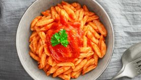 Cavatelli con pomodoro, pancetta e ricotta