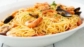 Spaghetti con cozze e gamberi