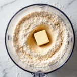 impasto a fontana con ingredienti al centro