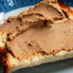 Carpaccio di vitello con olive e pinoli