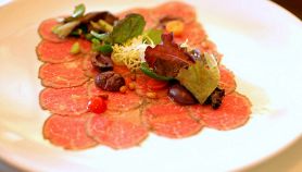 Ricetta carpaccio di vitello con olive e pinoli