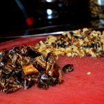 Ciambellone glassato di datteri e noci