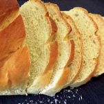 Crostini con lardo e pomodorini