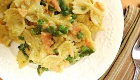 Farfalle con asparagi e gamberetti