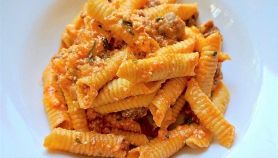 Garganelli con ceci e vongole