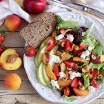Insalata di frutta fresca e secca