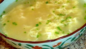 Minestra con uovo e pecorino