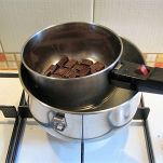 Mousse al cioccolato e nocciole