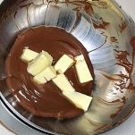 Mousse al cioccolato e nocciole