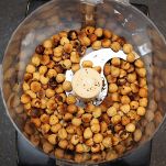 Mousse al cioccolato e nocciole