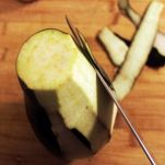 Ragù di melanzane al basilico