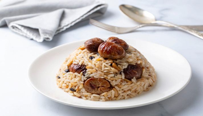 Piatto di riso con le castagne