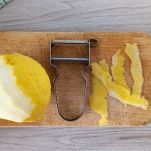 Ricavare scorza di limone