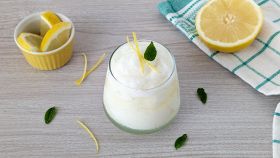 Il dessert ghiacciato (e alcolico) che sorprende all'assaggio