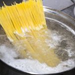 Spaghetti caviale e gamberetti