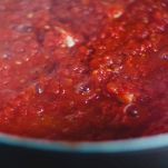 Sugo di pomodoro in cottura