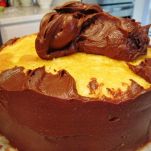 Torta al cioccolato e frutta candita