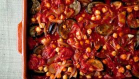 Tortino di melanzane al forno e pomodori