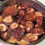 Verdure con funghi neri e salsa di ostriche