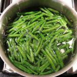 Antipasto di gamberetti e fagiolini