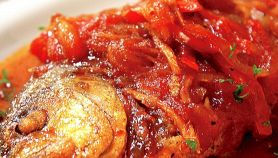 Cefalo in salsa di pomodoro