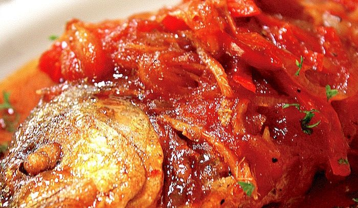 Cefalo in salsa di pomodoro