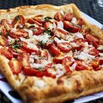 Crostata al formaggio e pomodoro