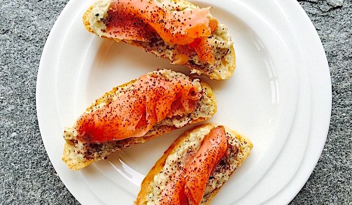 Crostini al salmone