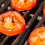 Grigliata di verdure e pomodori