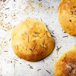 pizzette-patate-lardo-rosmarino