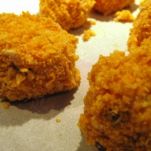 Polpettine al formaggio e fiocchi di mais