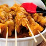 Satay di pollo