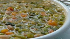 Zuppa di verdure al pesto