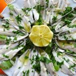 Acciughe marinate all’aceto e al vino bianco