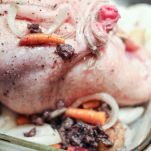 Anatra farcita con mele e uva