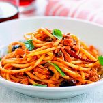 Bavette con pomodoro e tonno