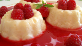 Budino di riso con salsa di lamponi