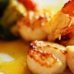 Capesante all&#8217;arancia e pepe rosa